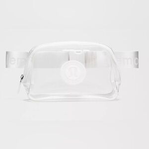 Lululemon Everywhere Belt Bag 1L
White/Vapor
